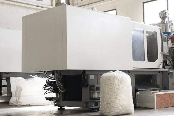 Injection Molding Machine