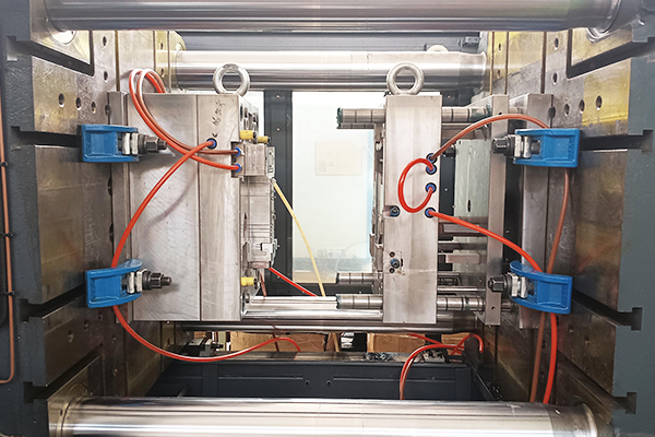 Bangladesh Injection Molding Machine and Mould